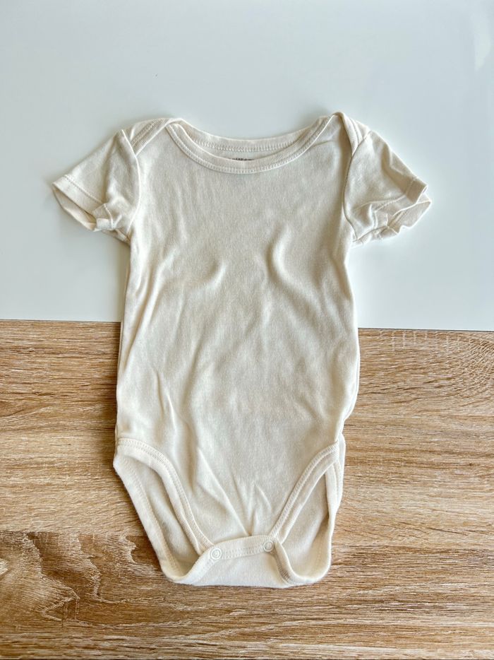 Lot bodies manches courtes fille 12 mois - photo numéro 8