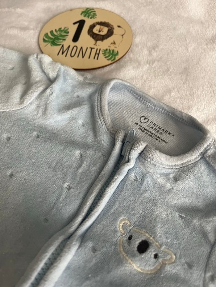 Pyjama bleu Primark 1 mois - photo numéro 2