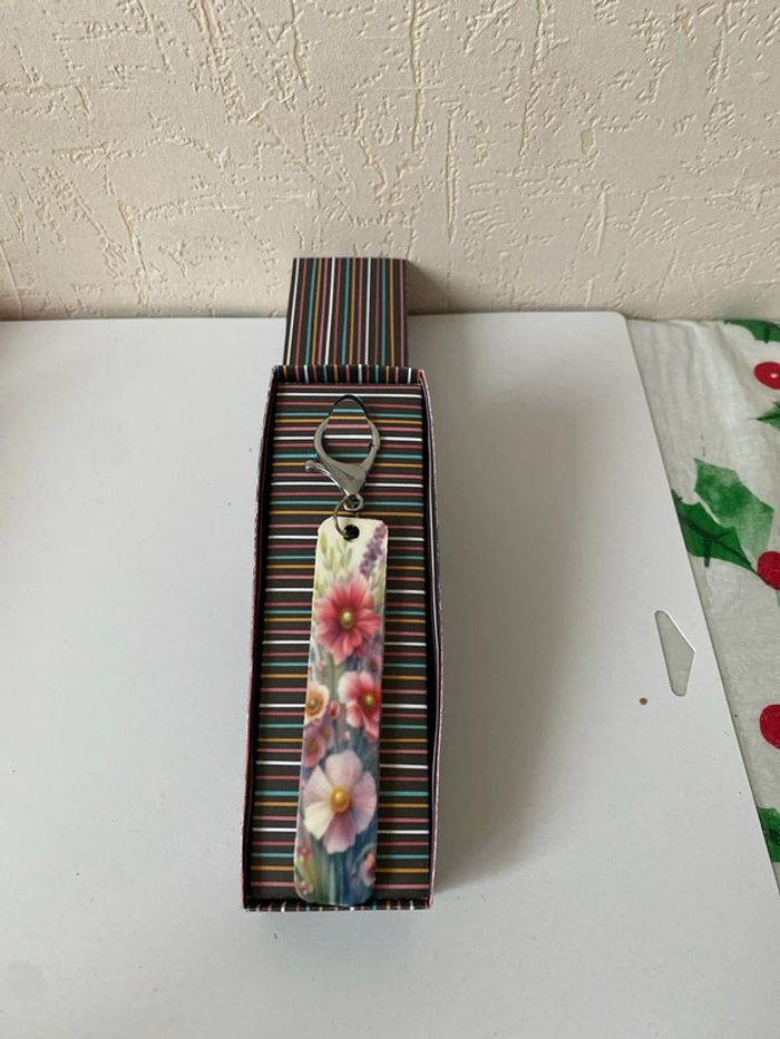 Porte clé avec sa boîte