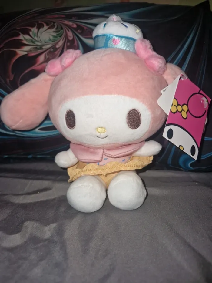 Peluche hello kitty and friends