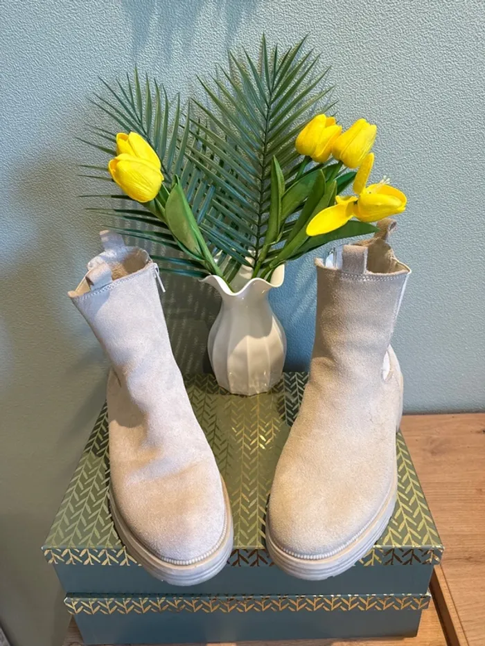 Jolies bottines fourrees femme 38 - photo numéro 2