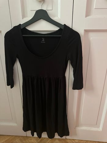 Robe noir manches 3/4