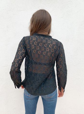 🌟 Chemise à broderie et dentelle noir manches longues