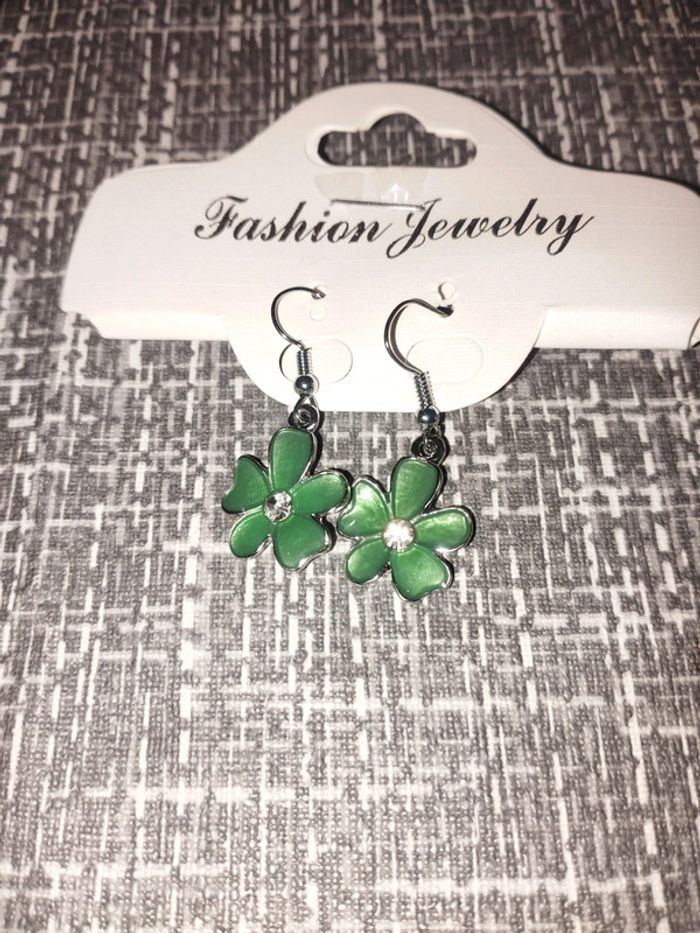 Boucle d'oreille - photo numéro 2