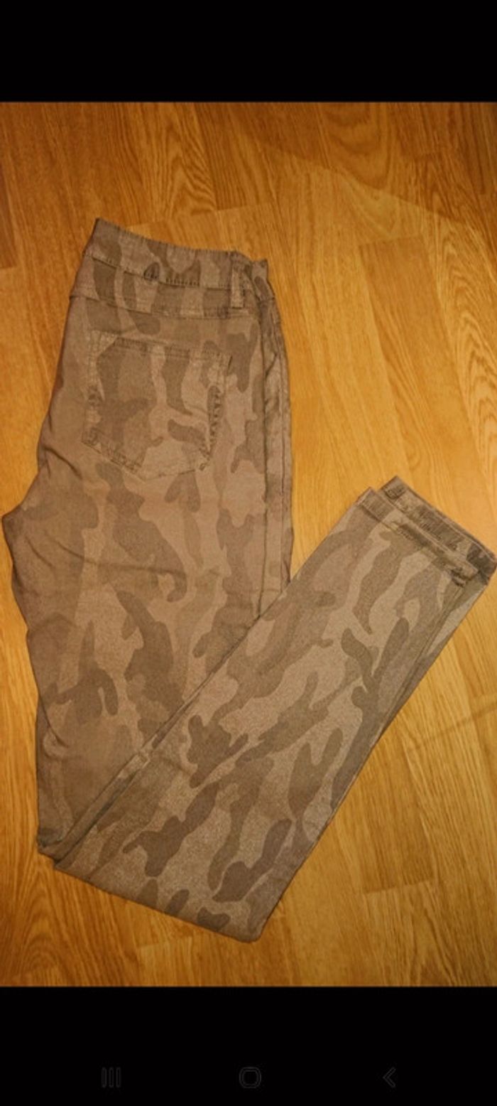 Pantalon Stretch T 38 en bon état - photo numéro 4