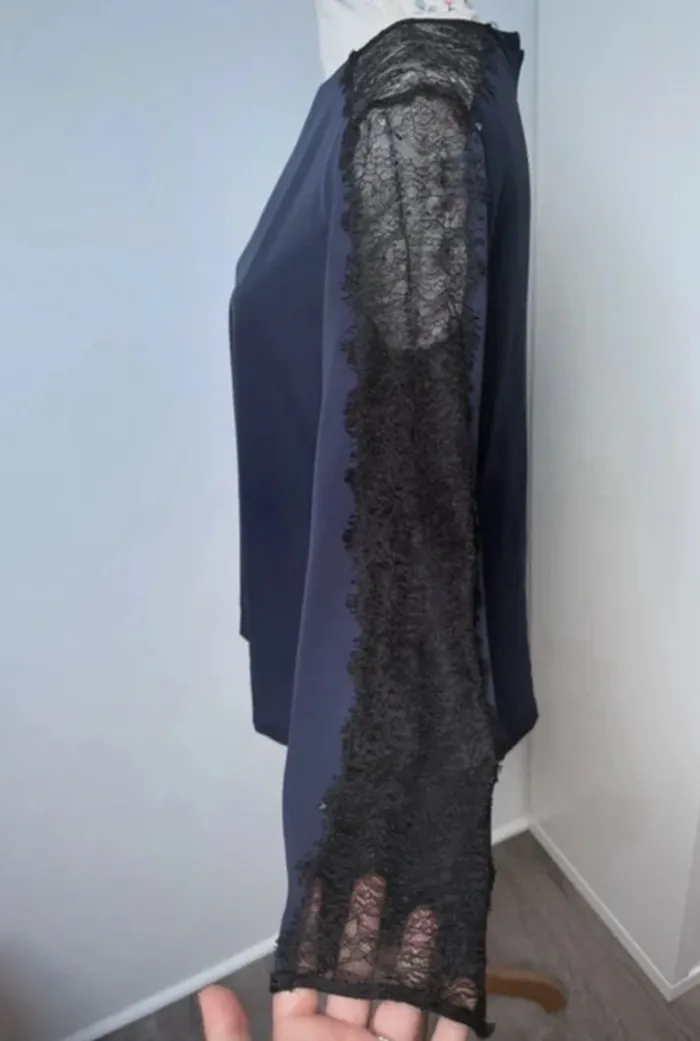 Blouse bleu marine et dentelle taille M ou 38 Zara - photo numéro 6