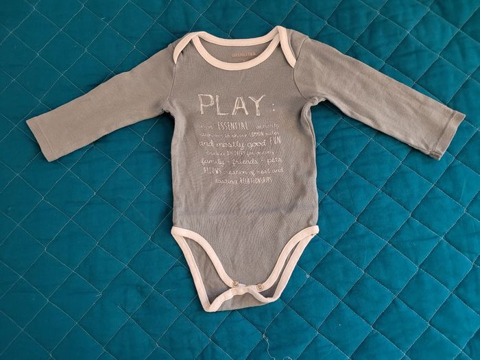 Lot de 5 bodies 9 mois - photo numéro 7