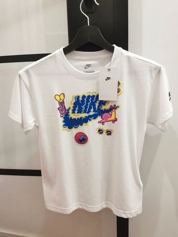 🔥Magnifique Tee-shirt Nike Neuf avec étiquette 7ans