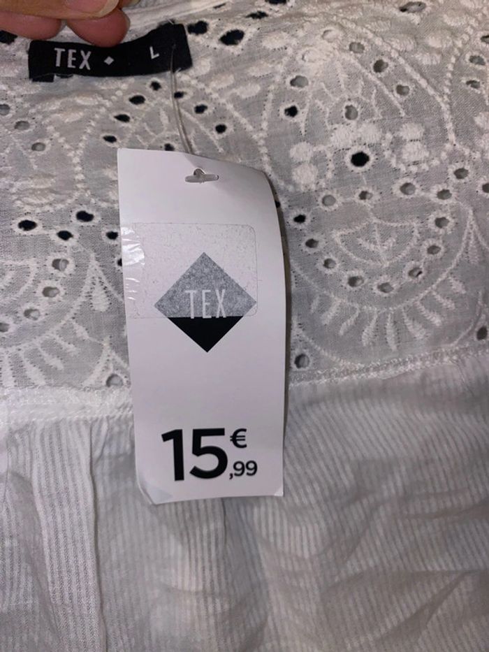 Chemise blanche avec broderie et volant Taille L - photo numéro 9