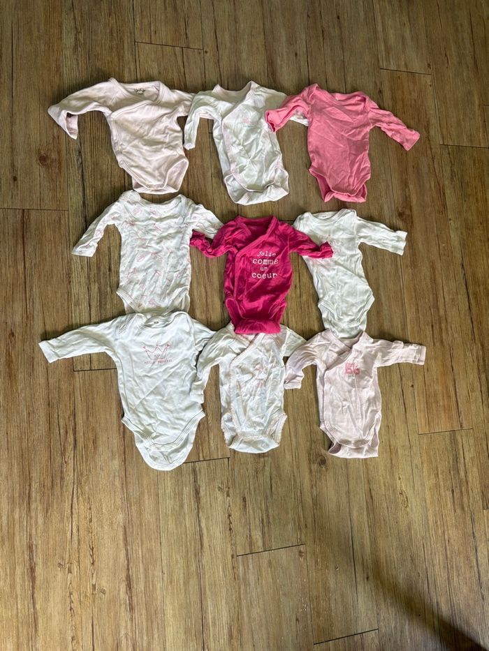 Lot 9 bodies 1 mois