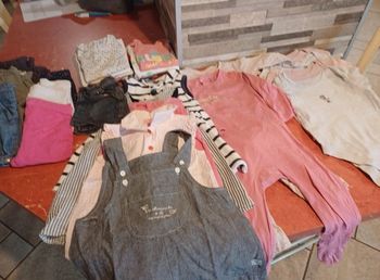 Lot de vêtements fille taille 18 mois été