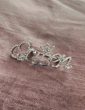 Broche argentée Strass