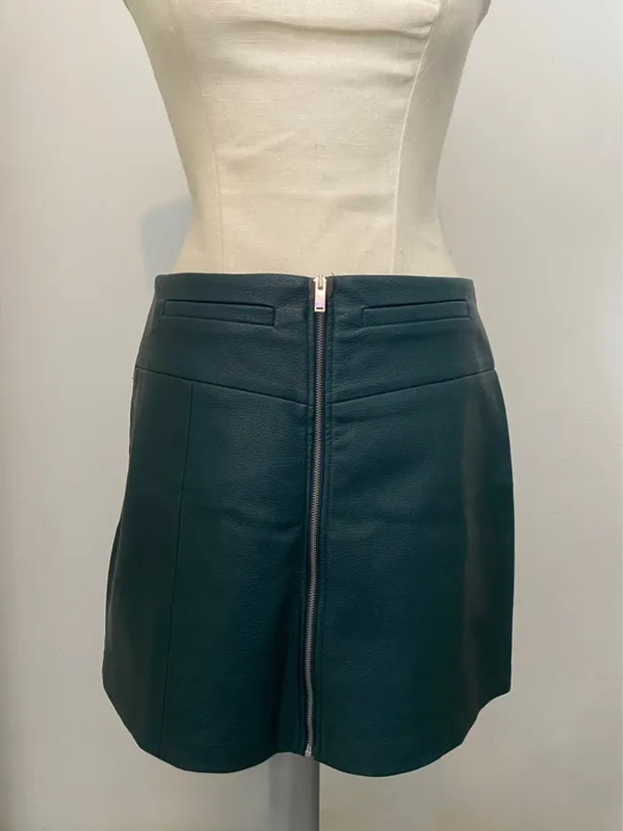 Jupe simili cuir vert foncé Bershka – taille M
