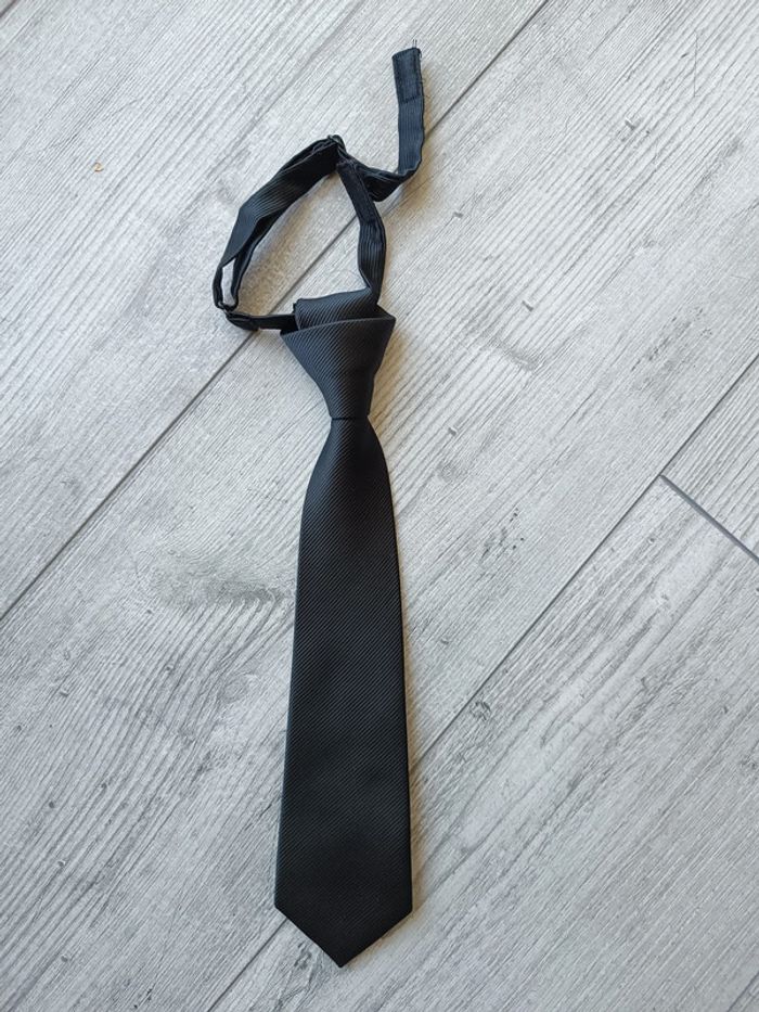 Cravate noire