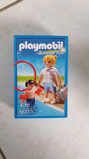 Maître nageur avec enfant playmobil 6677 Neuf