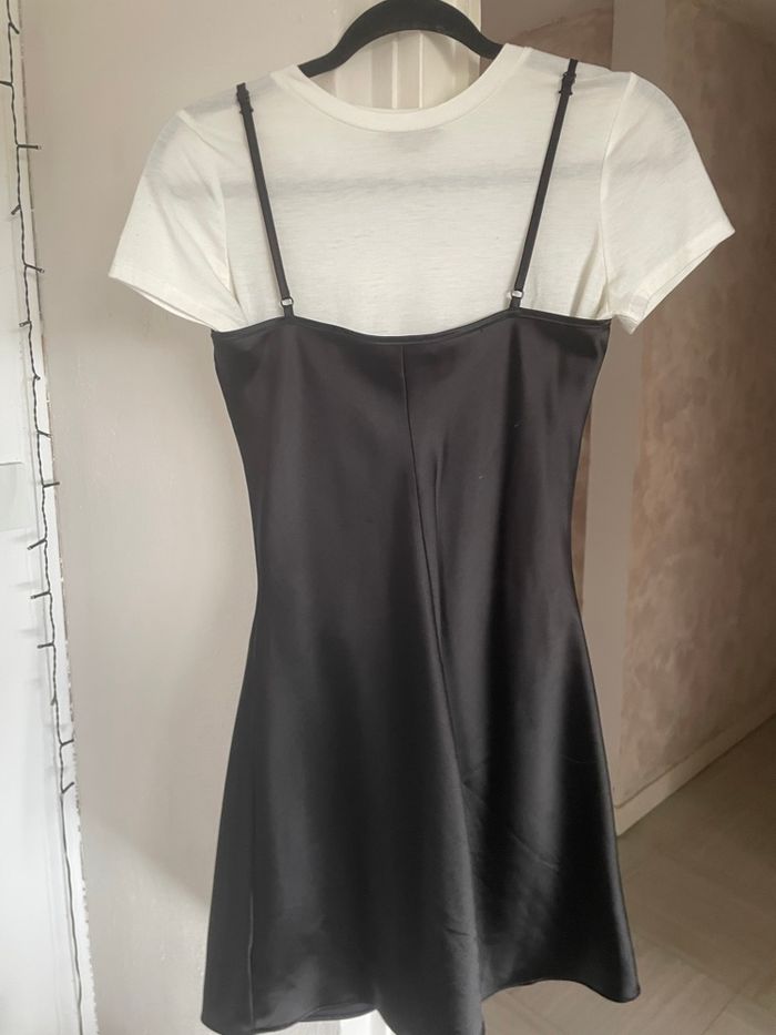 Robe satinée - photo numéro 2