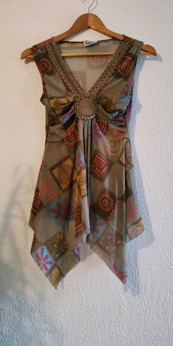 Tunique asymétrique colorée