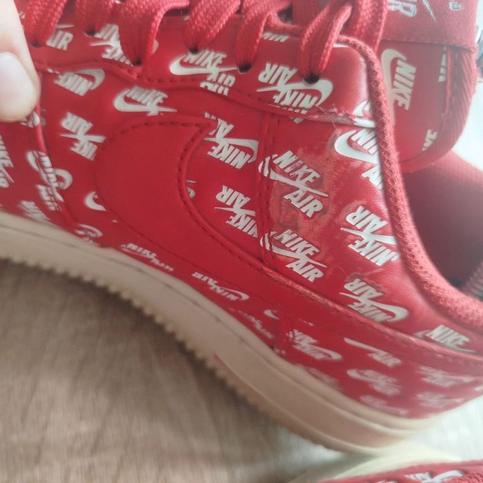 Nike Air Force 1 Low Logo All Over Rouge - Taille 41 - photo numéro 3