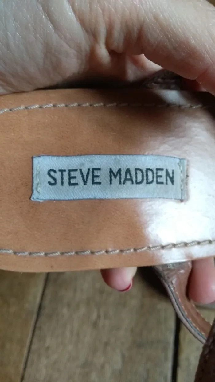 Sandales plates Steve Madden taille 40 - photo numéro 2