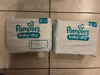Couches Pampers baby dry