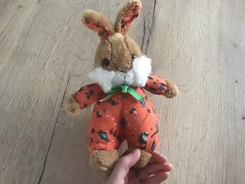 Lapin en peluche