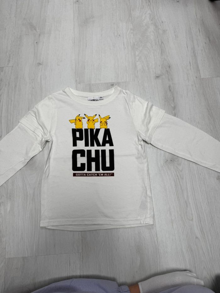 T-shirt manche longue pikachu 5 ans