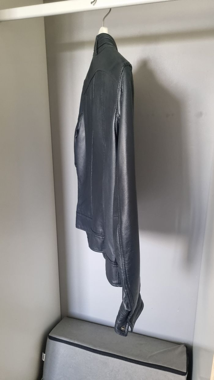 Blouson en cuir bleu marine marque Etam taille 38 - photo numéro 3