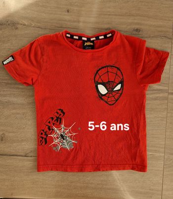T shirt spiderman 5-6 ans