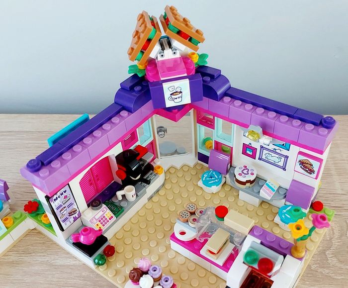 Lego Friends 41336 Le café des arts d'Emma - photo numéro 6