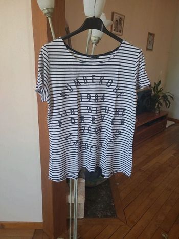 t-shirt jennyfer taille 38