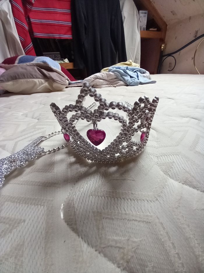 Lot couronne + collier princesse enfant neuve - photo numéro 5