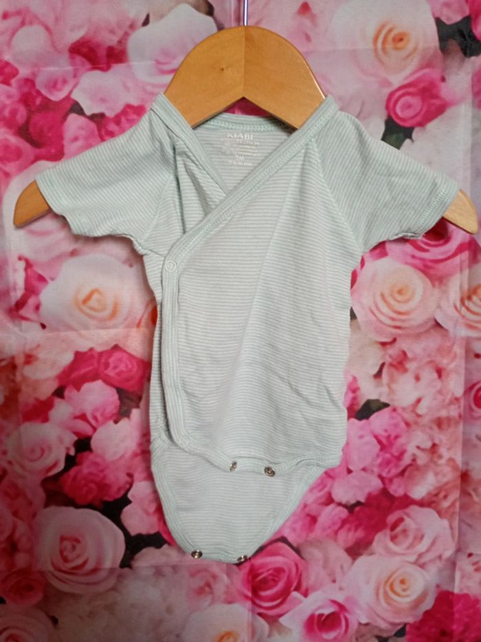 Lot bodies 3 mois - photo numéro 3