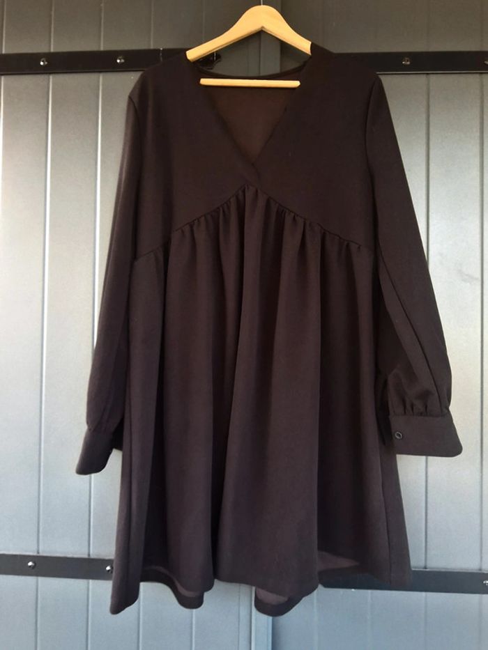 Robe mi longue noir festonné - photo numéro 2