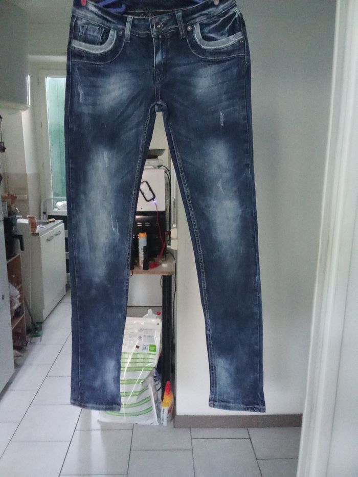 Jean de femme taille 44 ans. Adoro - photo numéro 3