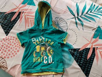 Sweat à capuche sans manche