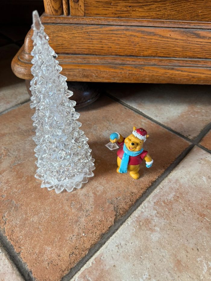 Sapin et figurine Winnie