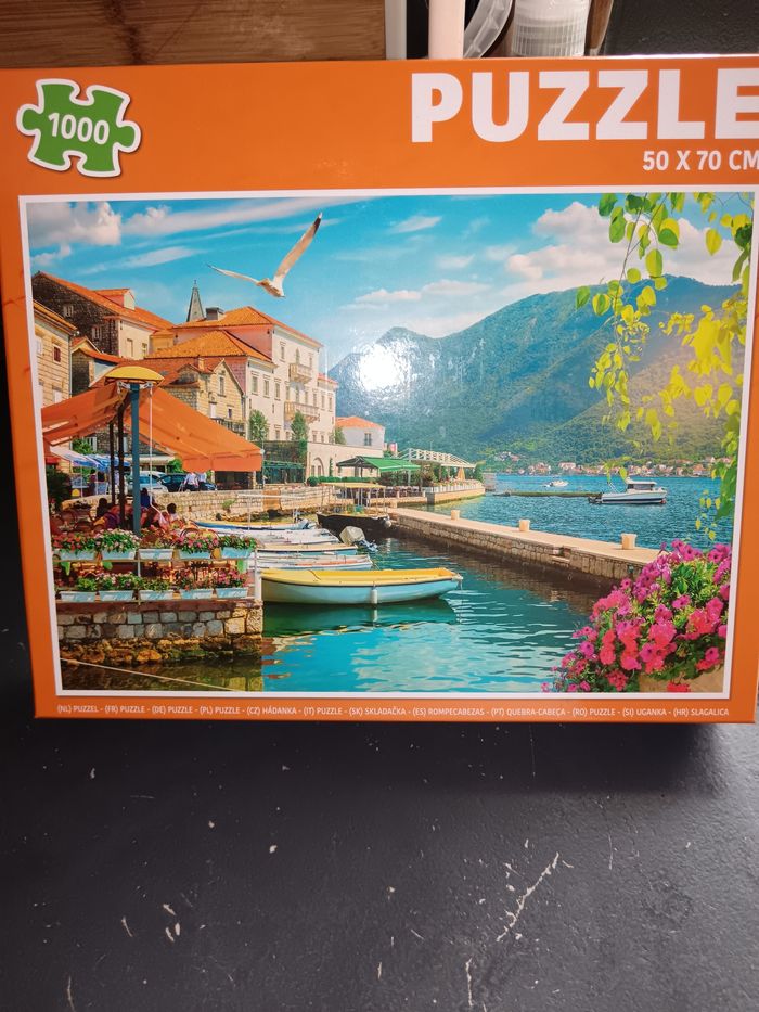 Puzzle 1000 pieces bord de mer avec port à bateaux - photo numéro 2