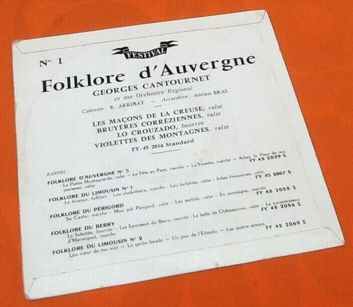 Vinyle 45 tours Folklore d' Auvergne N°1 Georges Cantournet et son Orchestre Régional (1956) - photo numéro 2