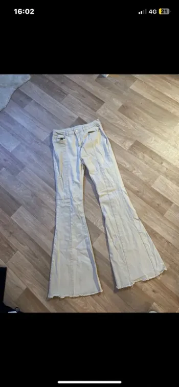 Jean beige flare