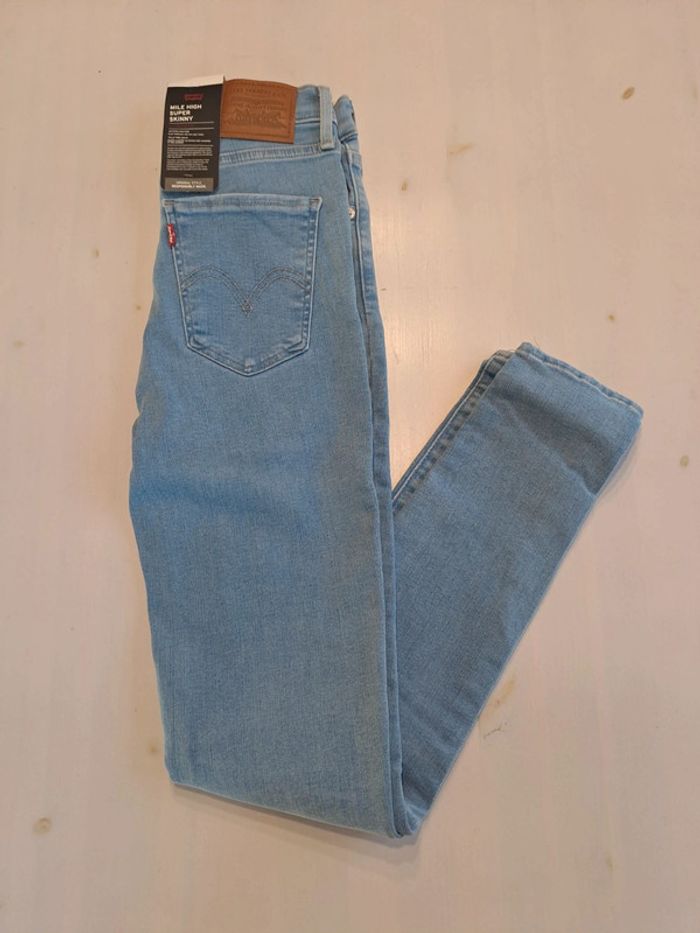 Jeans Levi's mile high super skinny 26x30 neuf