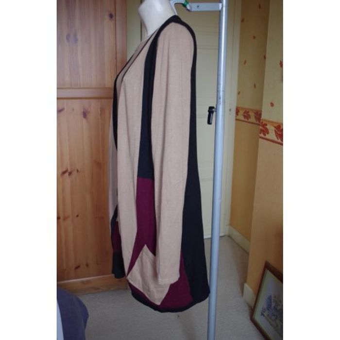 Cardigan long tricolore en maille chaude PAUL BRIAL 42 - photo numéro 5