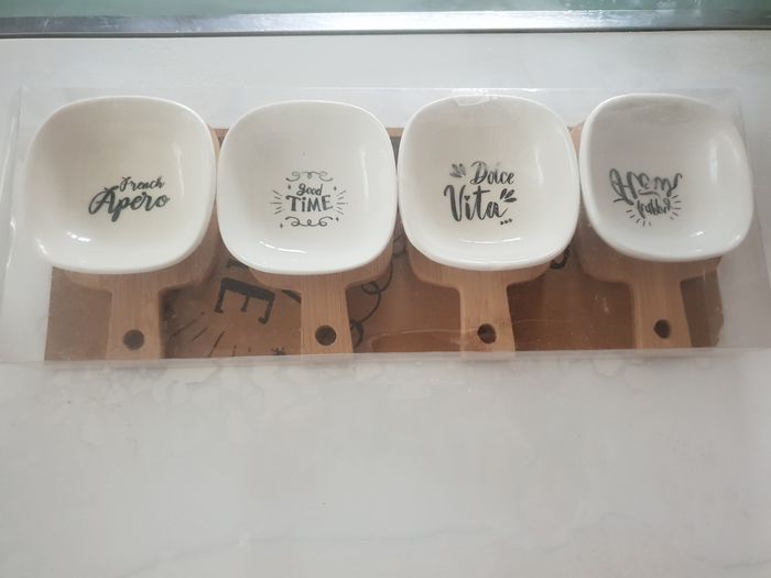 Set de 4 ramequins apero NEUF