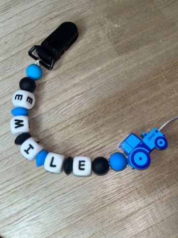 Attache tétine personnalisé