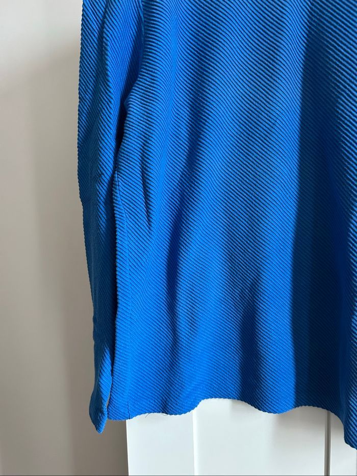 Pull bleu à détails uni Homme Zara Tailles M-L - photo numéro 2