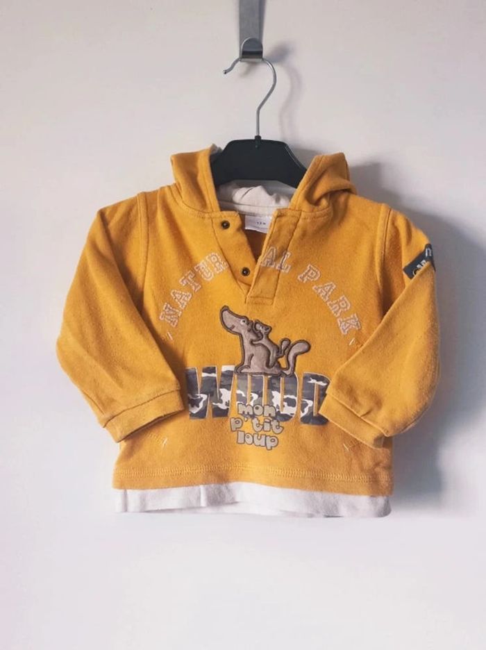 Tee-shirt jaune orange blanc capuche manche longue chien