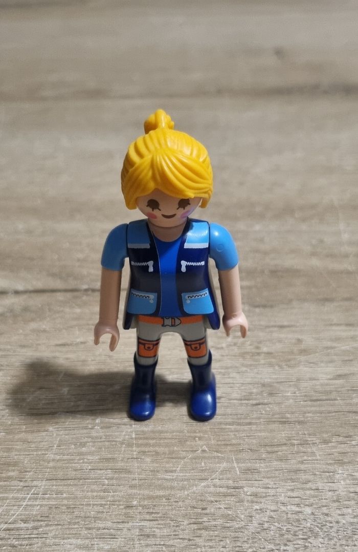 Playmobil femme et accessoires - photo numéro 2