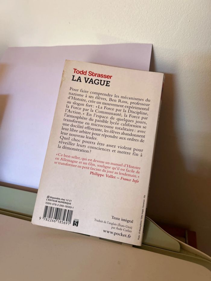 Livre La vague Todd Strasser - photo numéro 2