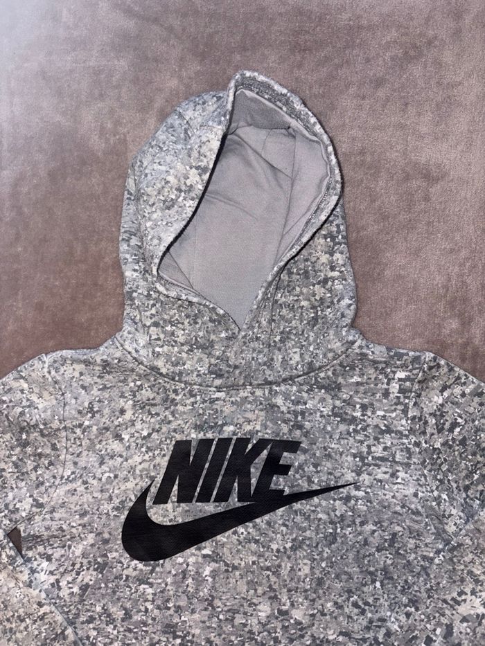 Sweat à capuche gris Nike enfant taille 6-7 ans en très bon état - photo numéro 5