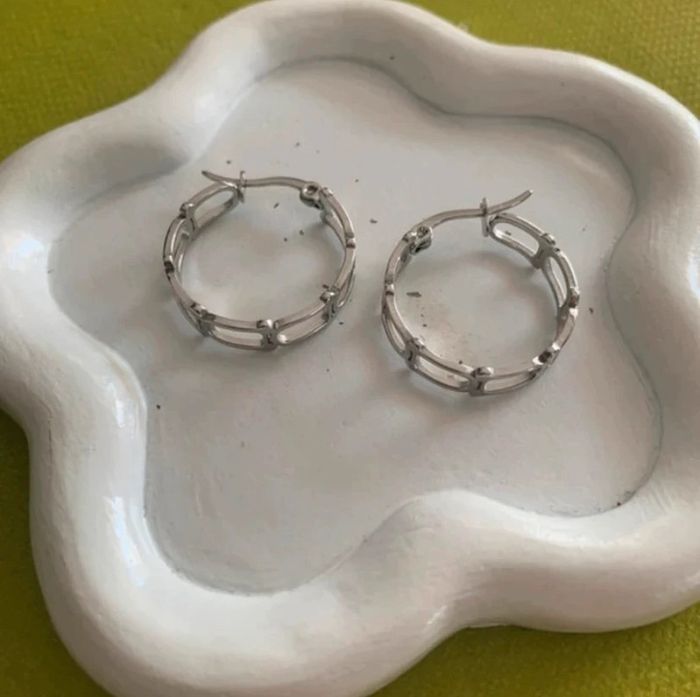 Boucles d’oreilles créoles géométriques argentées 22mm en acier inoxydable - photo numéro 2