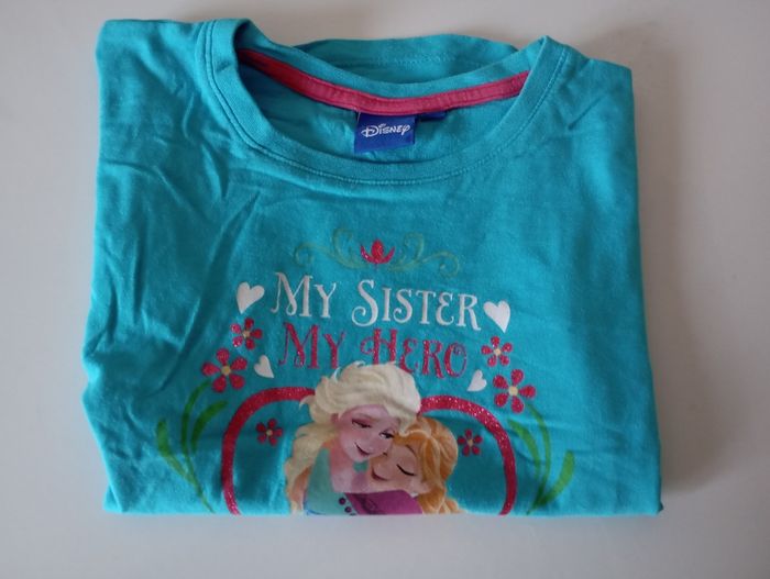 Tee-shirt, 5;ans , manches courtes, coton turquoise ,imprimé ,paillettes , Disney Reine des Neiges. Très bon état - photo numéro 10